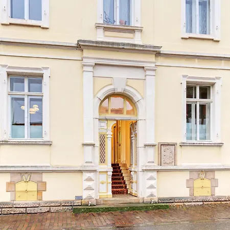 Apartment Charmante Altbauwohnung Rhodt unter Rietburg