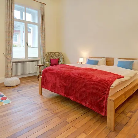 Apartment Charmante Altbauwohnung Rhodt unter Rietburg
