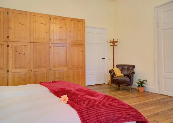 Apartment Charmante Altbauwohnung Mit Gartenblick *