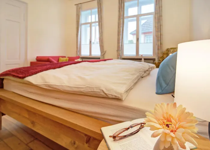 Appartement Charmante Altbauwohnung Mit Gartenblick *